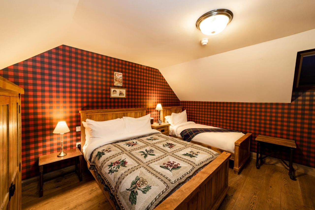 The Cluanie Inn Glenmoriston Экстерьер фото