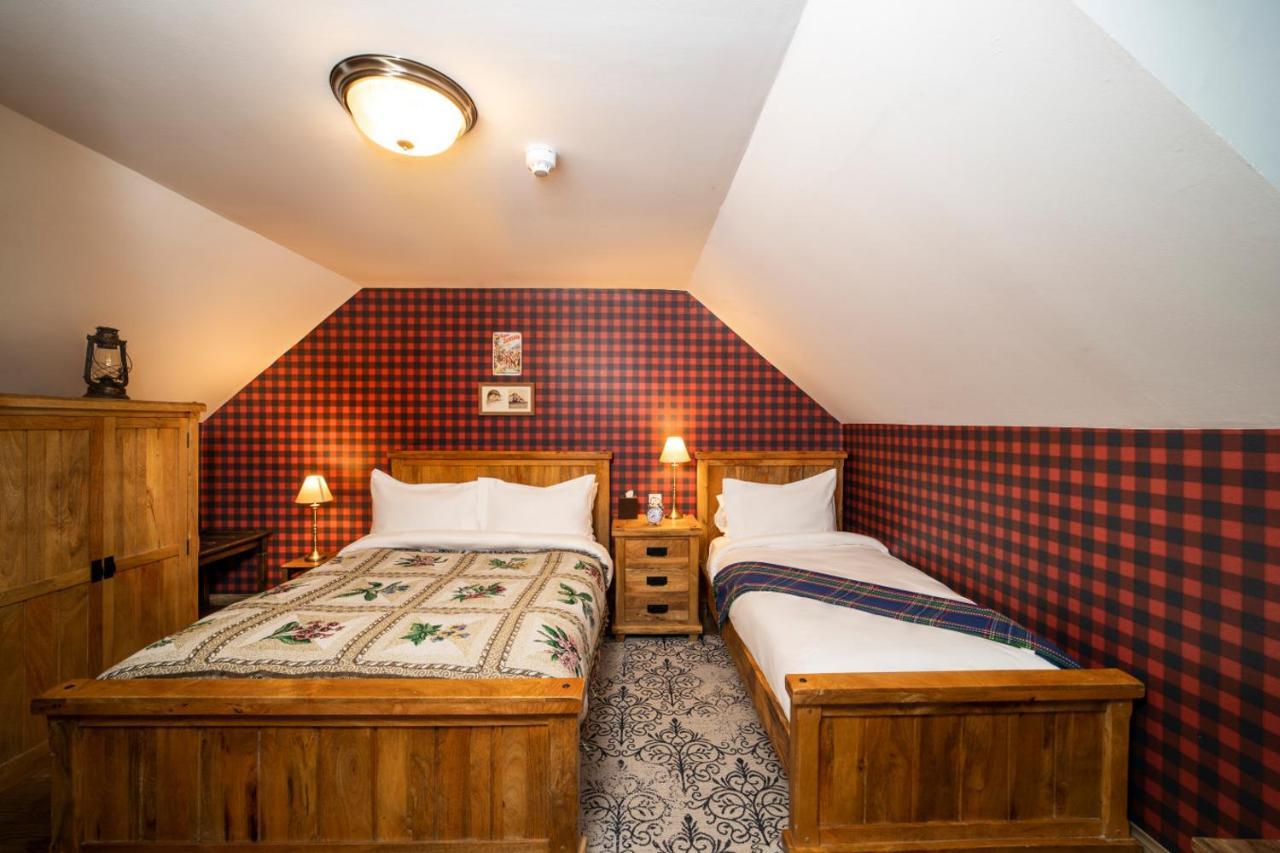 The Cluanie Inn Glenmoriston Экстерьер фото