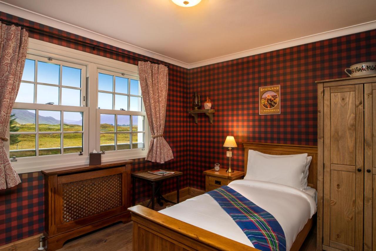 The Cluanie Inn Glenmoriston Экстерьер фото