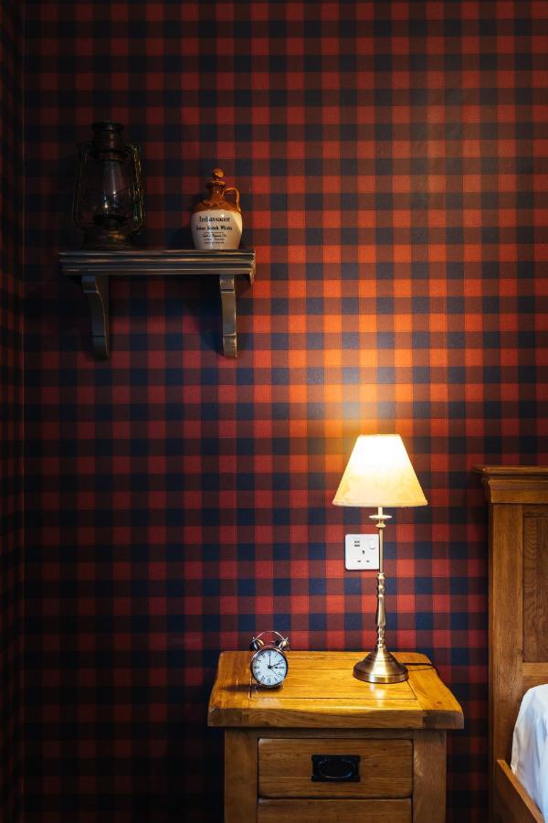 The Cluanie Inn Glenmoriston Экстерьер фото