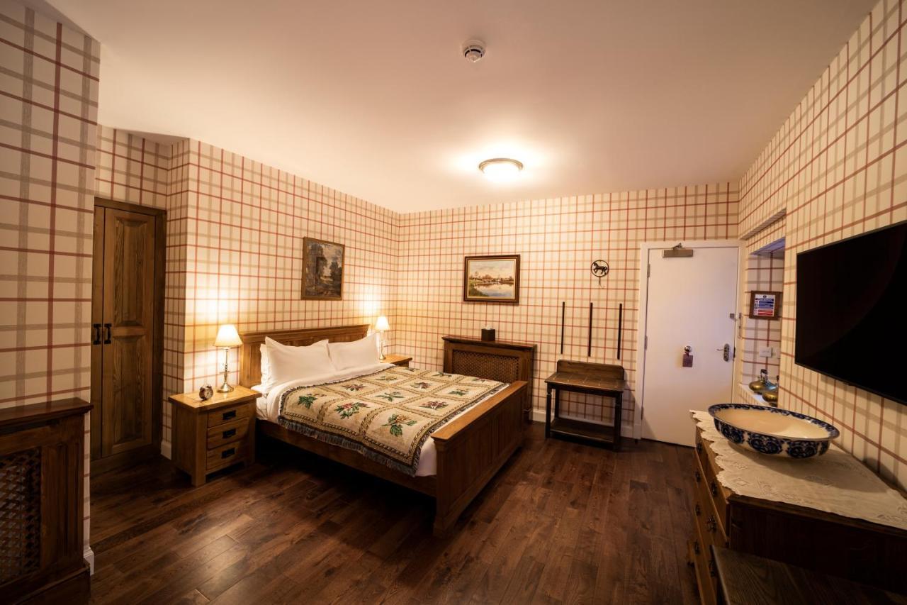 The Cluanie Inn Glenmoriston Экстерьер фото