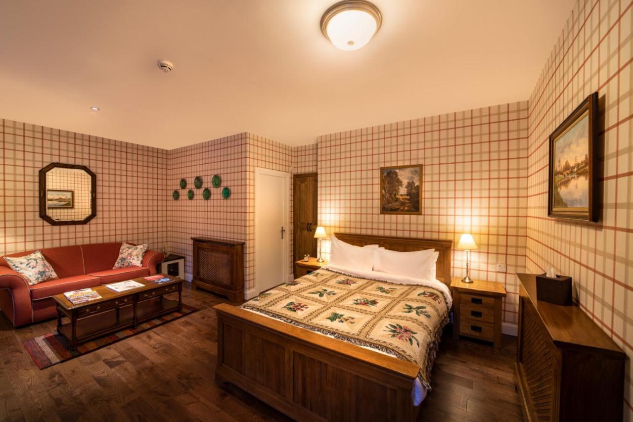 The Cluanie Inn Glenmoriston Экстерьер фото