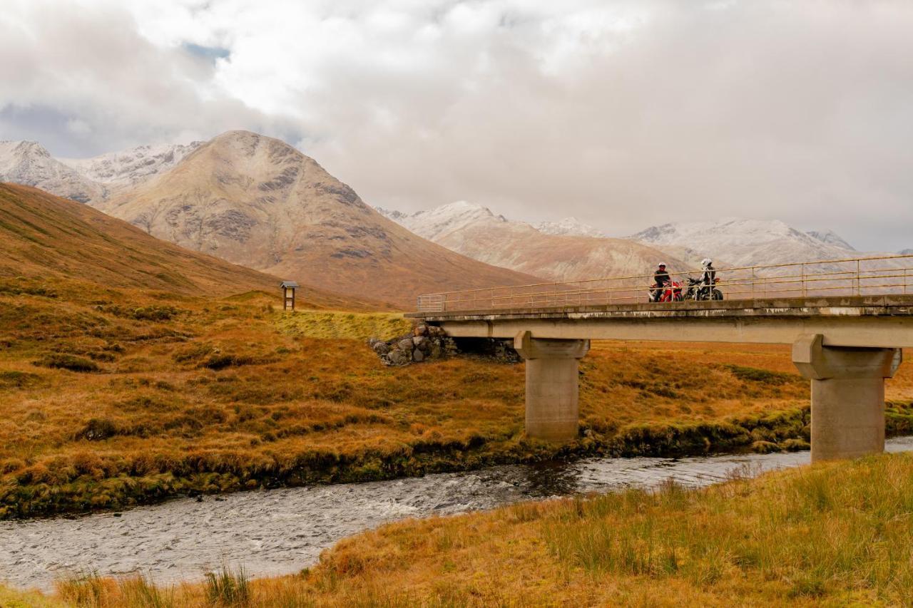 The Cluanie Inn Glenmoriston Экстерьер фото