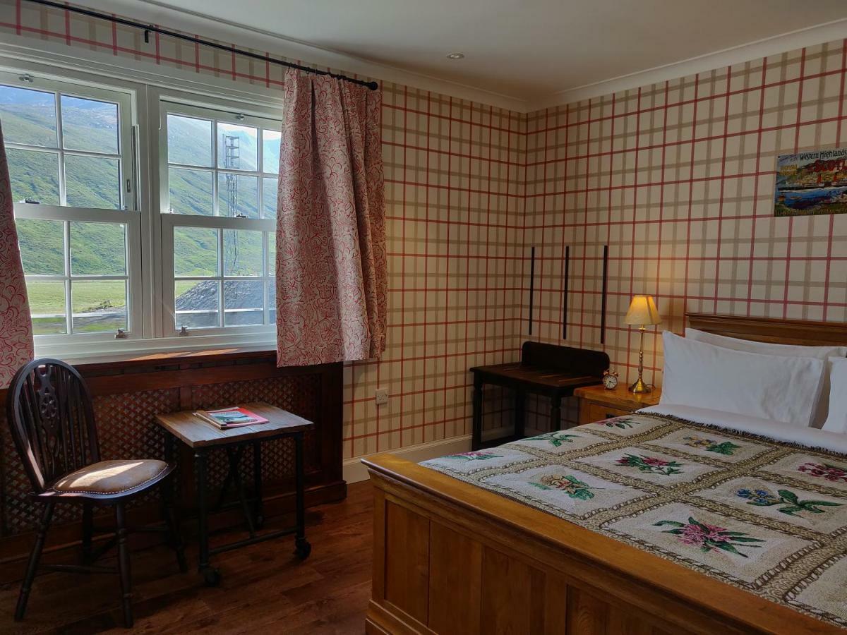 The Cluanie Inn Glenmoriston Экстерьер фото